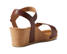 Load image into Gallery viewer, AETREX LEXA WEDGE WALNUT