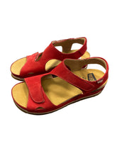 Load image into Gallery viewer, ON FOOT 255 CYNARA RED
