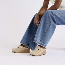 Load image into Gallery viewer, BIRKENSTOCK FANNY WEDGE CLOG WARM SAND