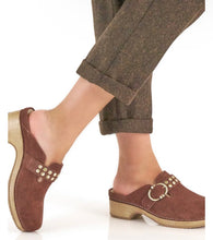 Load image into Gallery viewer, DANSKO BRANSON MAHOGANY SUEDE