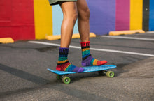 Load image into Gallery viewer, SOLMATE CREW SOCKS GEMSTONE