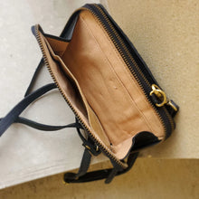 Load image into Gallery viewer, MILO EXPRESSIONS 500 ELLA CROSSBODY PHONE WALLET BLACK