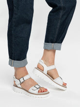 Load image into Gallery viewer, ARA BUTTERCUP WHITE
