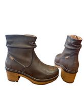 Load image into Gallery viewer, PIKOLINO CHUNKY HEEL SLOUCH BOOT CENZIA
