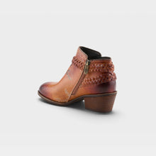 Load image into Gallery viewer, L'ARTISTE BY SPRING STEP ACROSS LOW BOOT CAMEL MULTI
