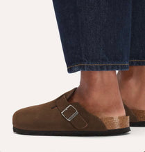 Load image into Gallery viewer, BIRKENSTOCK BOSTON MENS CARAFE SUEDE
