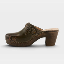 Load image into Gallery viewer, L'ARTISTE BY SPRING STEP CALLIROE CLOG OLIVE MULTI
