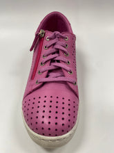 Load image into Gallery viewer, GELATO TARDECK PERFORATED SNEAKER FUSCHIA
