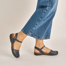 Load image into Gallery viewer, DANSKO ROWAN NAVY WAXY
