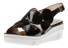 Load image into Gallery viewer, WONDERS D-8210 WEDGE BLACK PATENT
