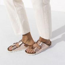 Load image into Gallery viewer, BIRKENSTOCK ARIZONA COPPER METALLIC LEATHER
