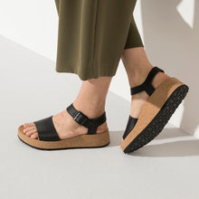 Load image into Gallery viewer, BIRKENSTOCK GLENDA BLACK
